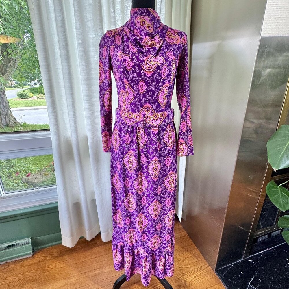 Vintage 70s dress, purple pink MOD paisley pattern, long sleeves, ruffled hem